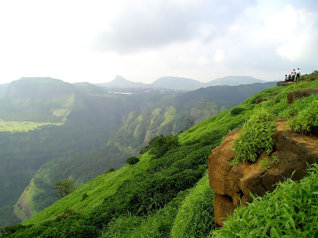 10 Enchanting Day Picnic Spots Near Mumbai